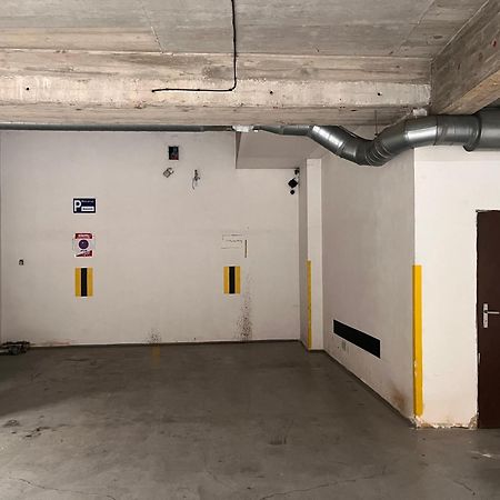 City Centre Garden Apartment With Parking Prag Exterior foto