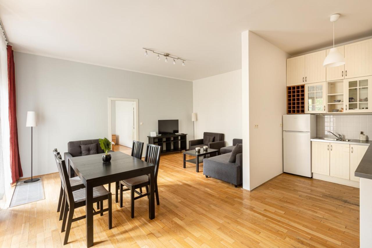 City Centre Garden Apartment With Parking Prag Exterior foto